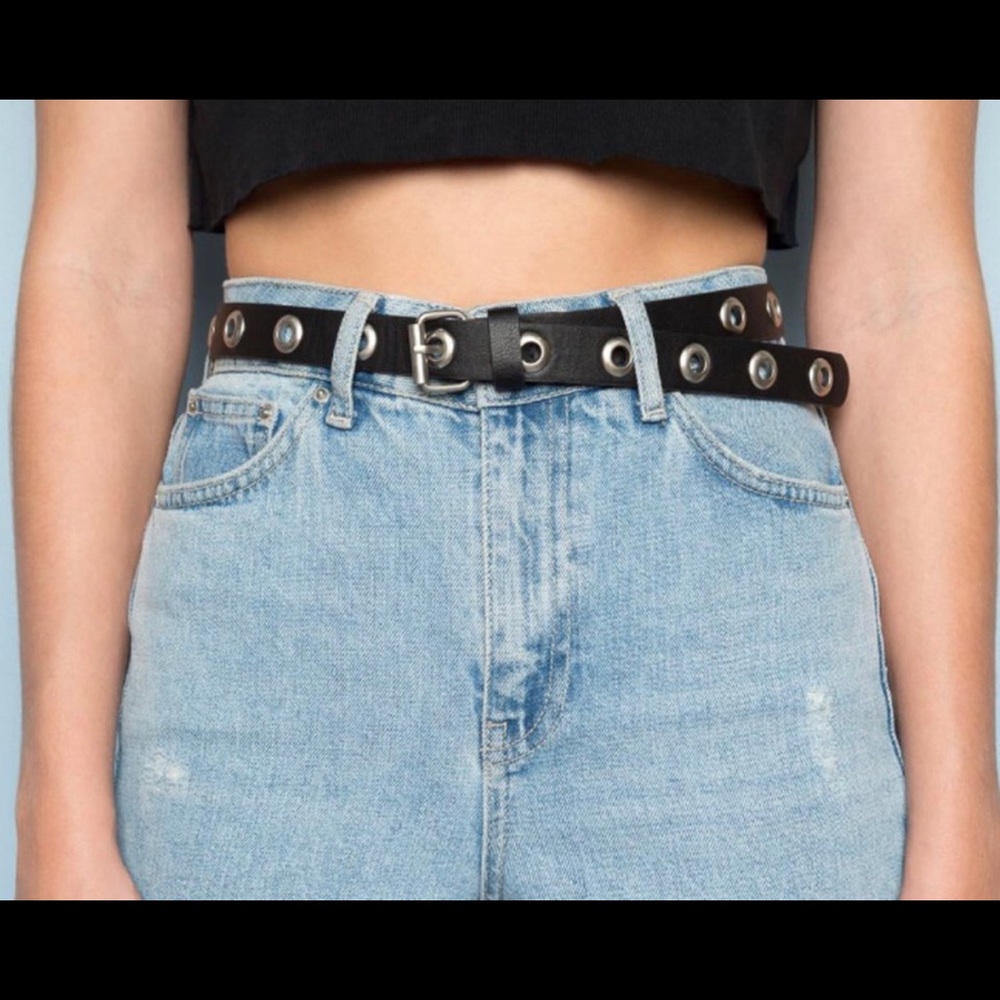 Cute brandy circle buckle belt